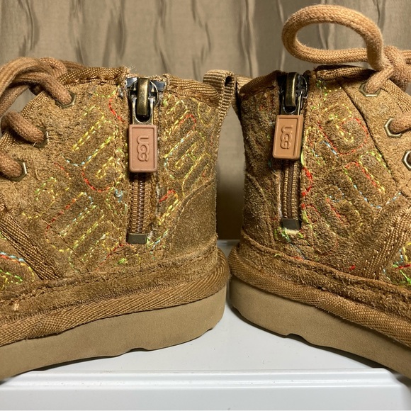 UGG Neumel II Boots Toddler 6 Graphic Stitch Fur Lined Unisex Tie Chukka Brown - Picture 7 of 16